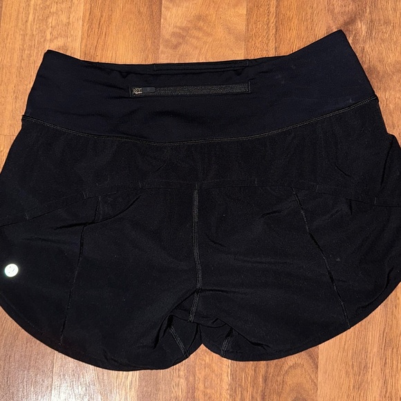 Lululemon short Speed Up mid rise - Picture 3 of 4